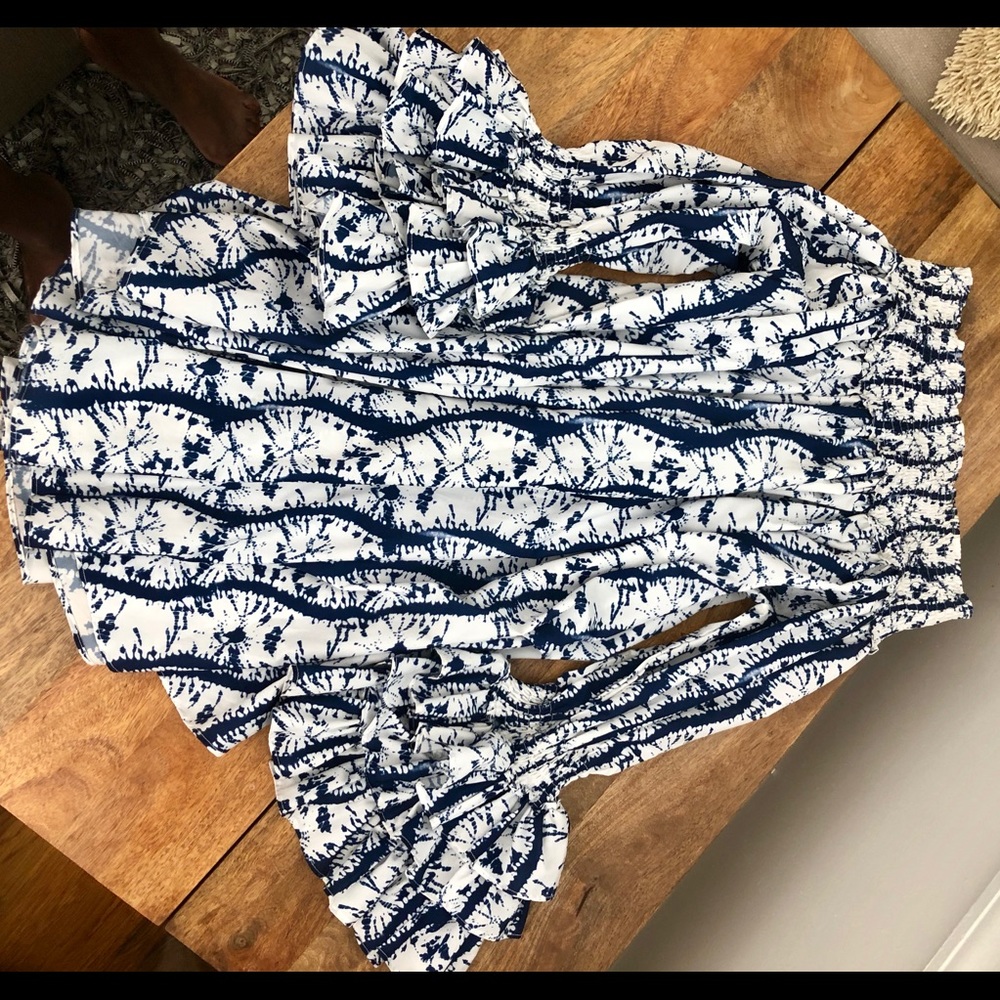 Garcia off the shoulder dress size small.